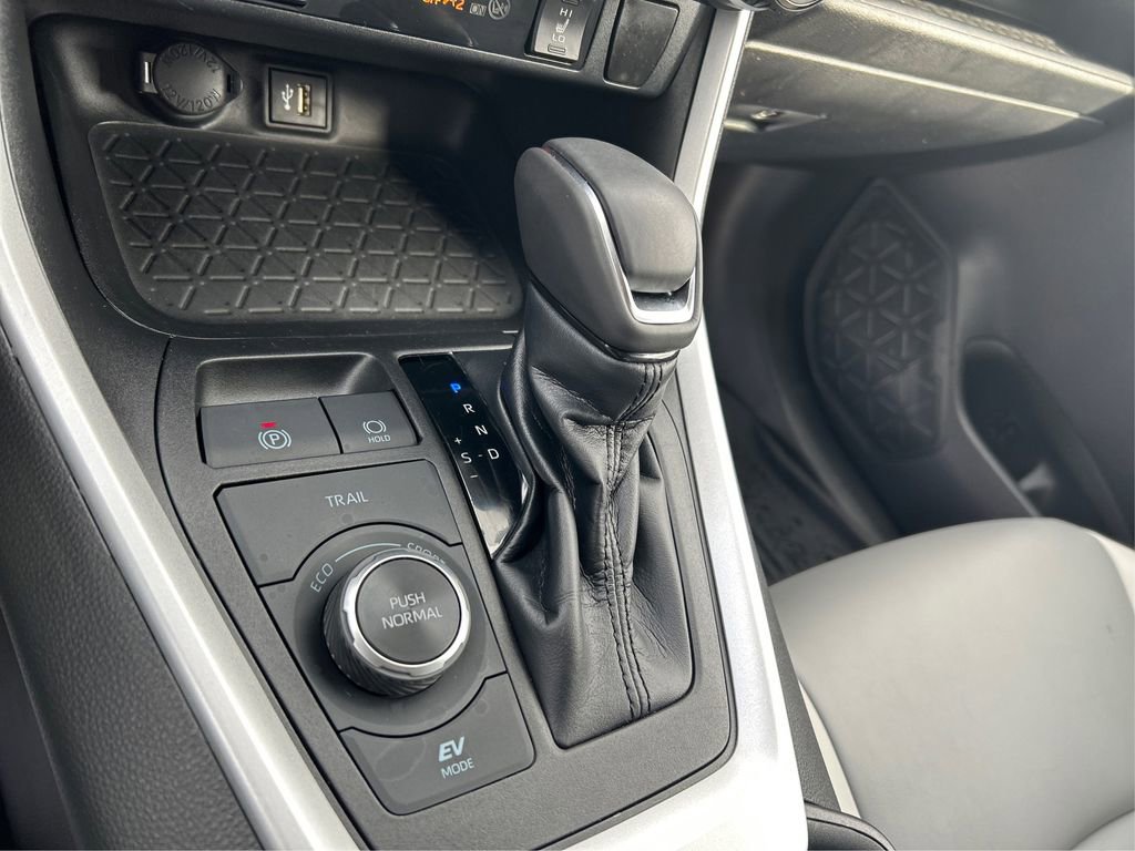 Used 2023 Toyota RAV4 XLE Premium image 37