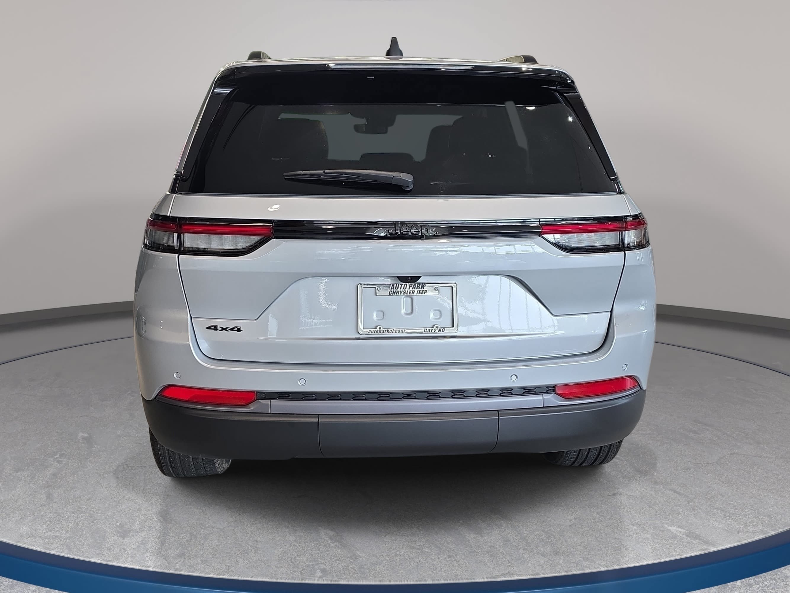 New 2026 Jeep Grand Cherokee Limited w/ Limited Altitude Package AWD/4WD image 6