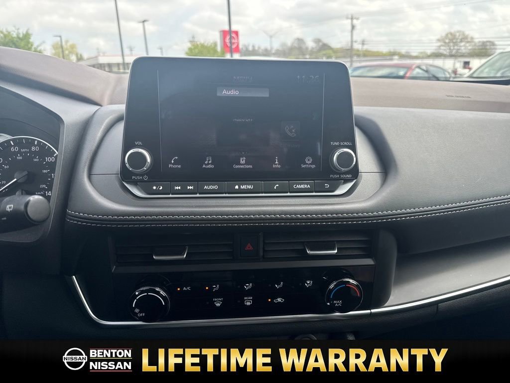 Used 2023 Nissan Rogue S image 17