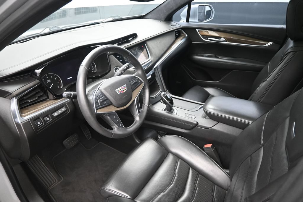 Used 2017 Cadillac XT5 Platinum w/ Driver Assist Package AWD/4WD image 19