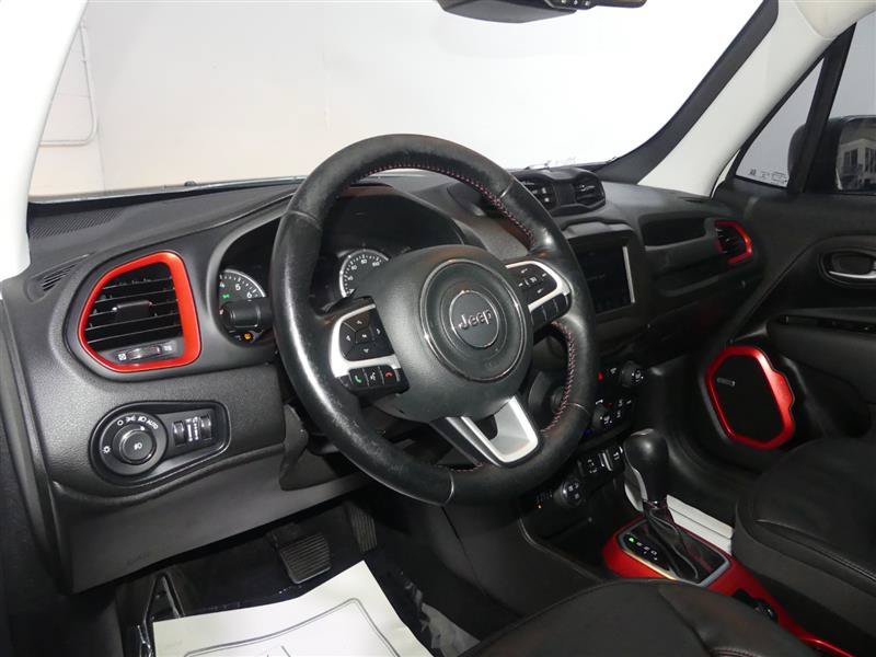 Used 2020 Jeep Renegade Trailhawk w/ Premium Leather Group AWD/4WD image 22