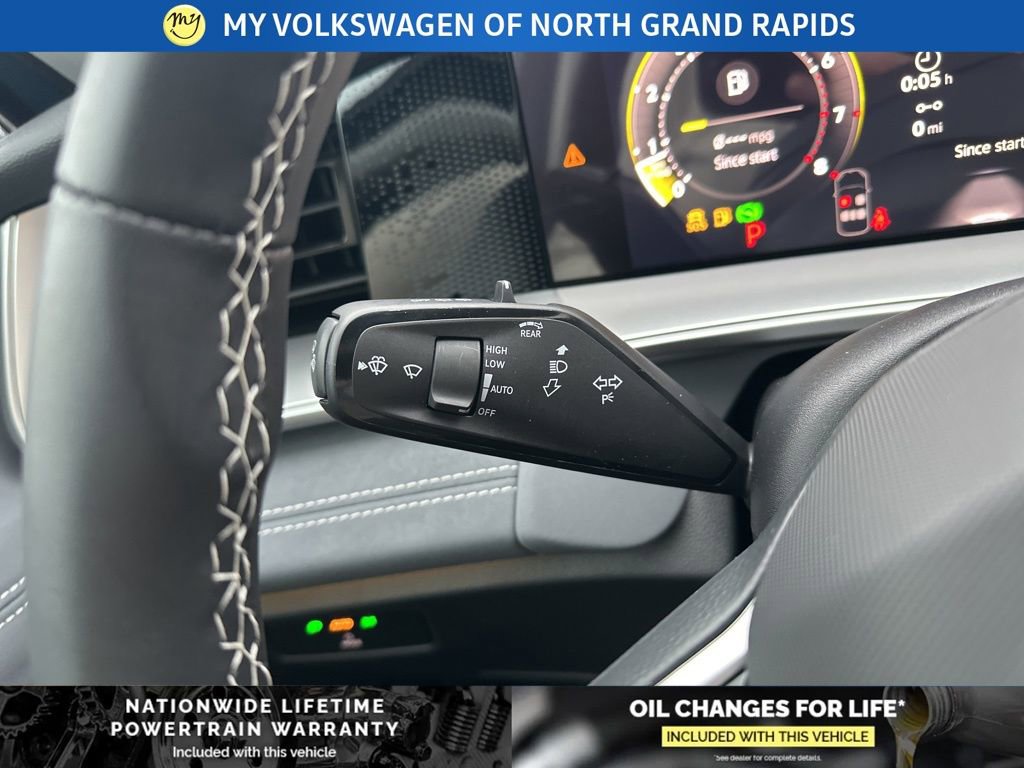 New 2026 Volkswagen Tiguan SE image 18