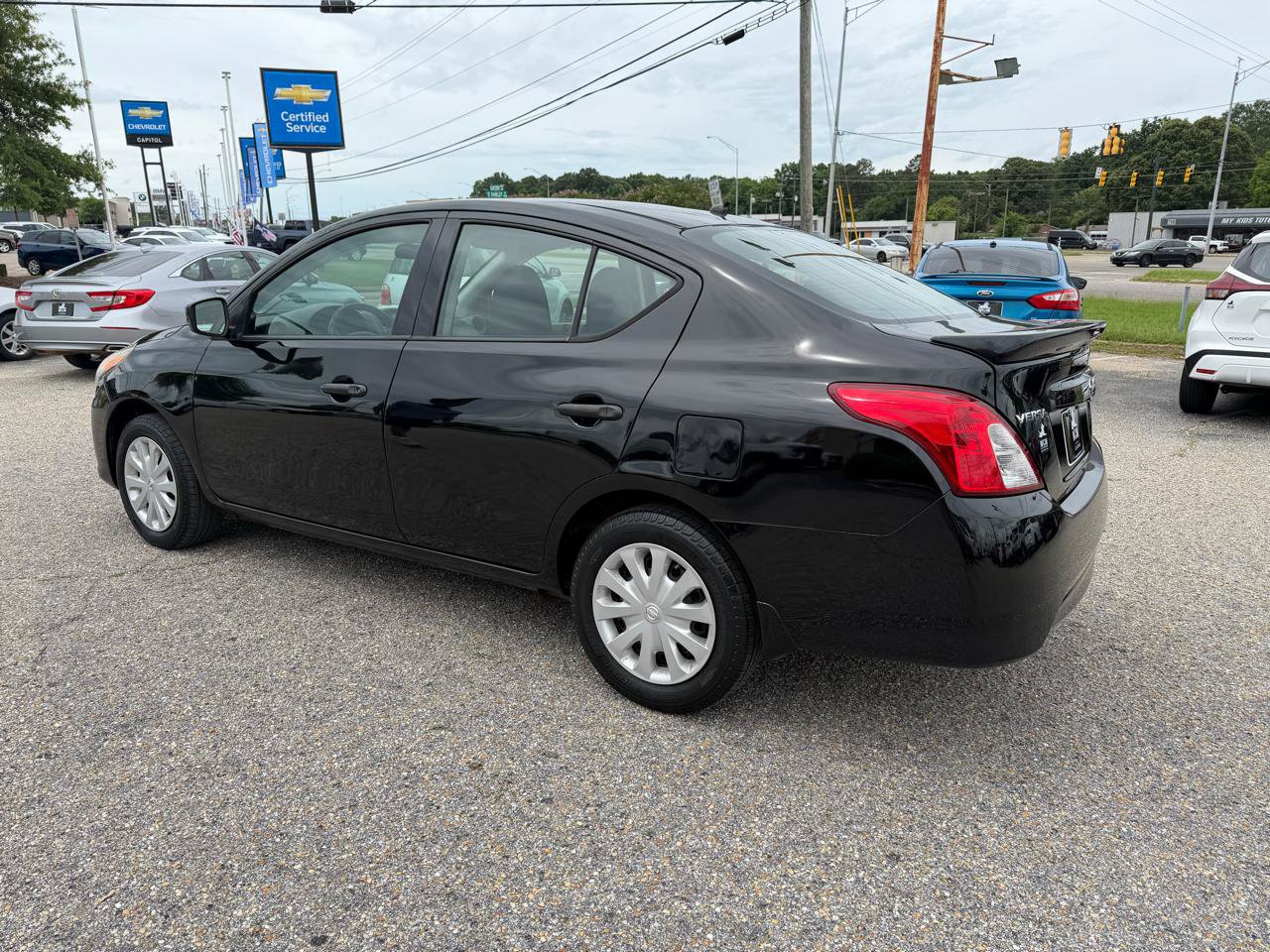 Used 2017 Nissan Versa S Plus FWD image 13
