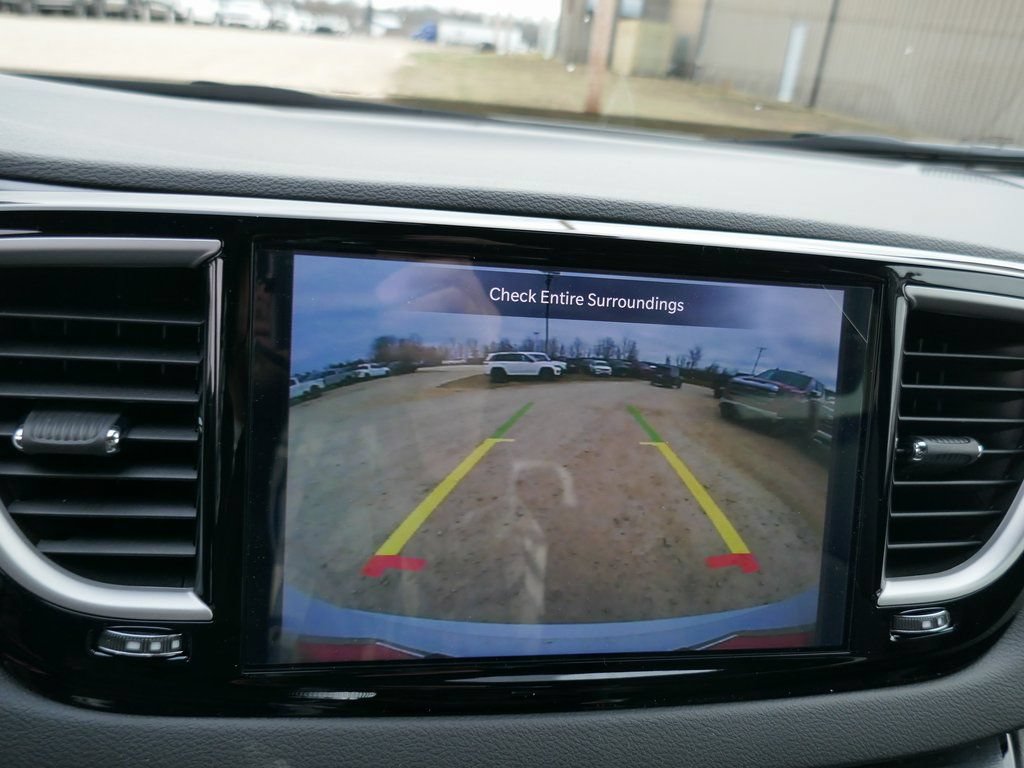 New 2026 Chrysler Voyager LX FWD image 17