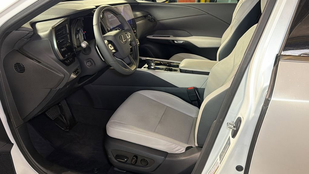 Used 2023 Lexus RX 350 Premium w/ Cold Area Package AWD/4WD image 20