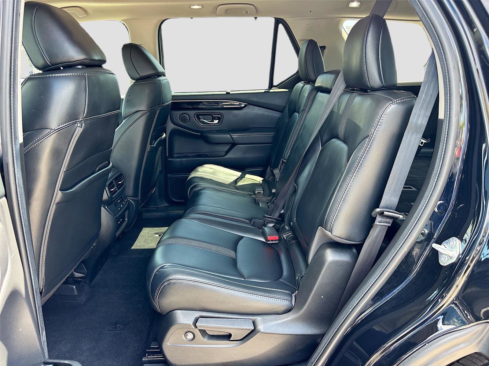 Certified 2024 Honda Pilot Touring image 30