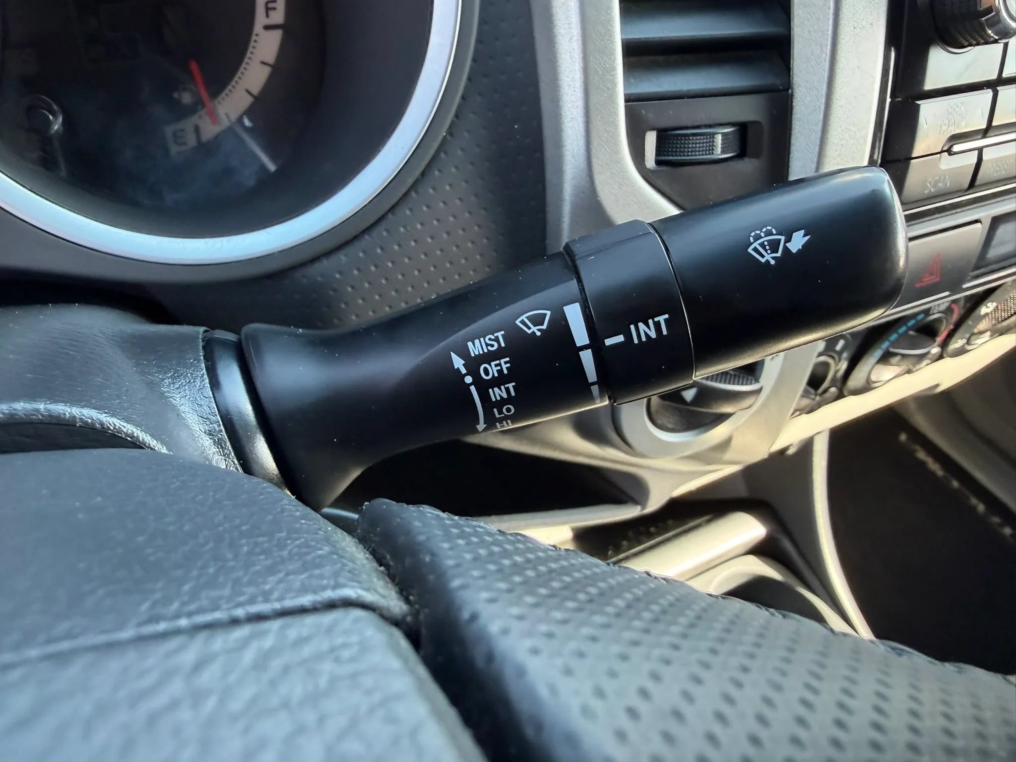 Used 2012 Toyota Tacoma 4x4 Access Cab V6 w/ TRD Off-Road Pkg image 35