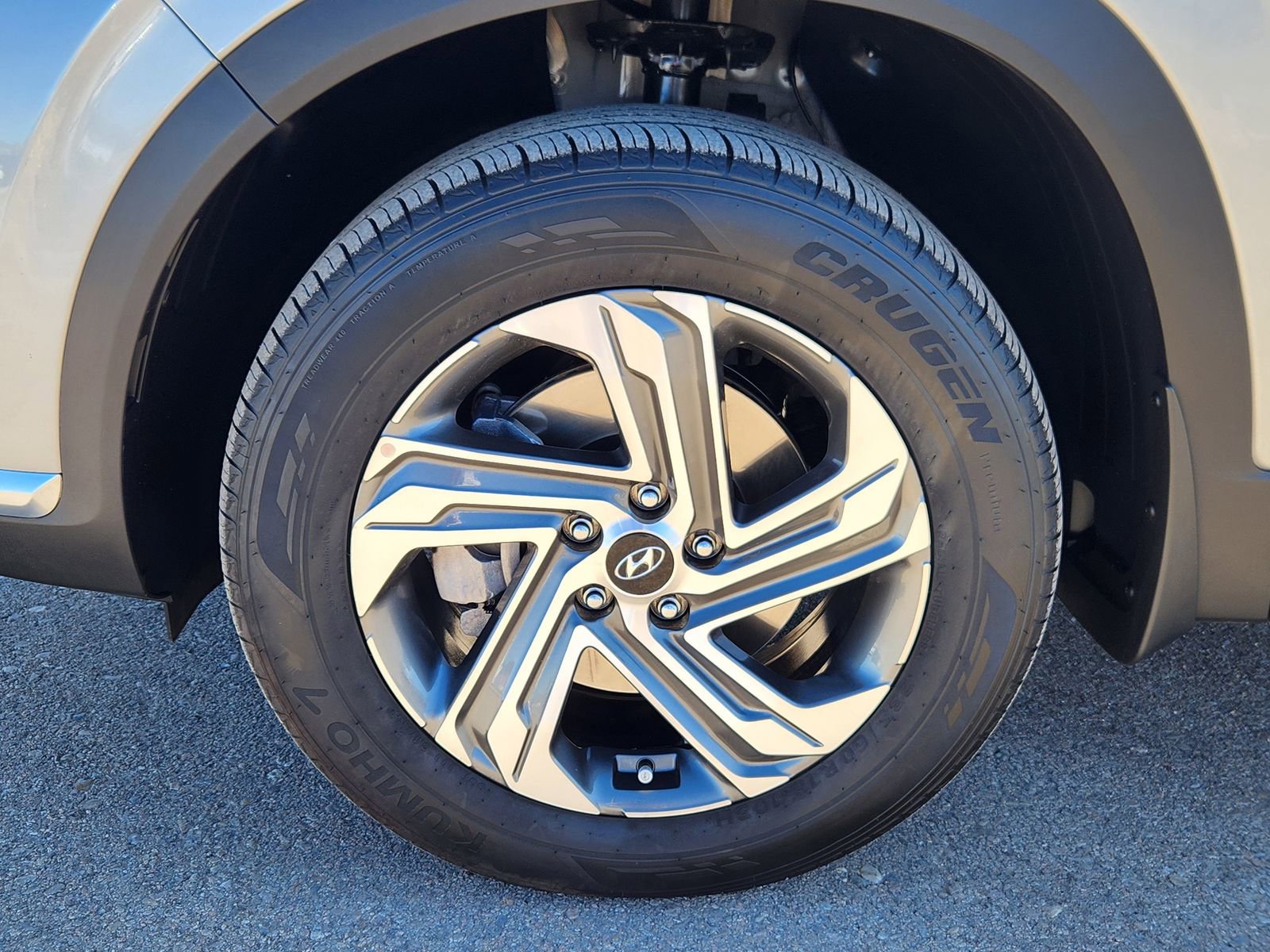 Used 2023 Hyundai Santa Fe SEL w/ Premium Package image 18