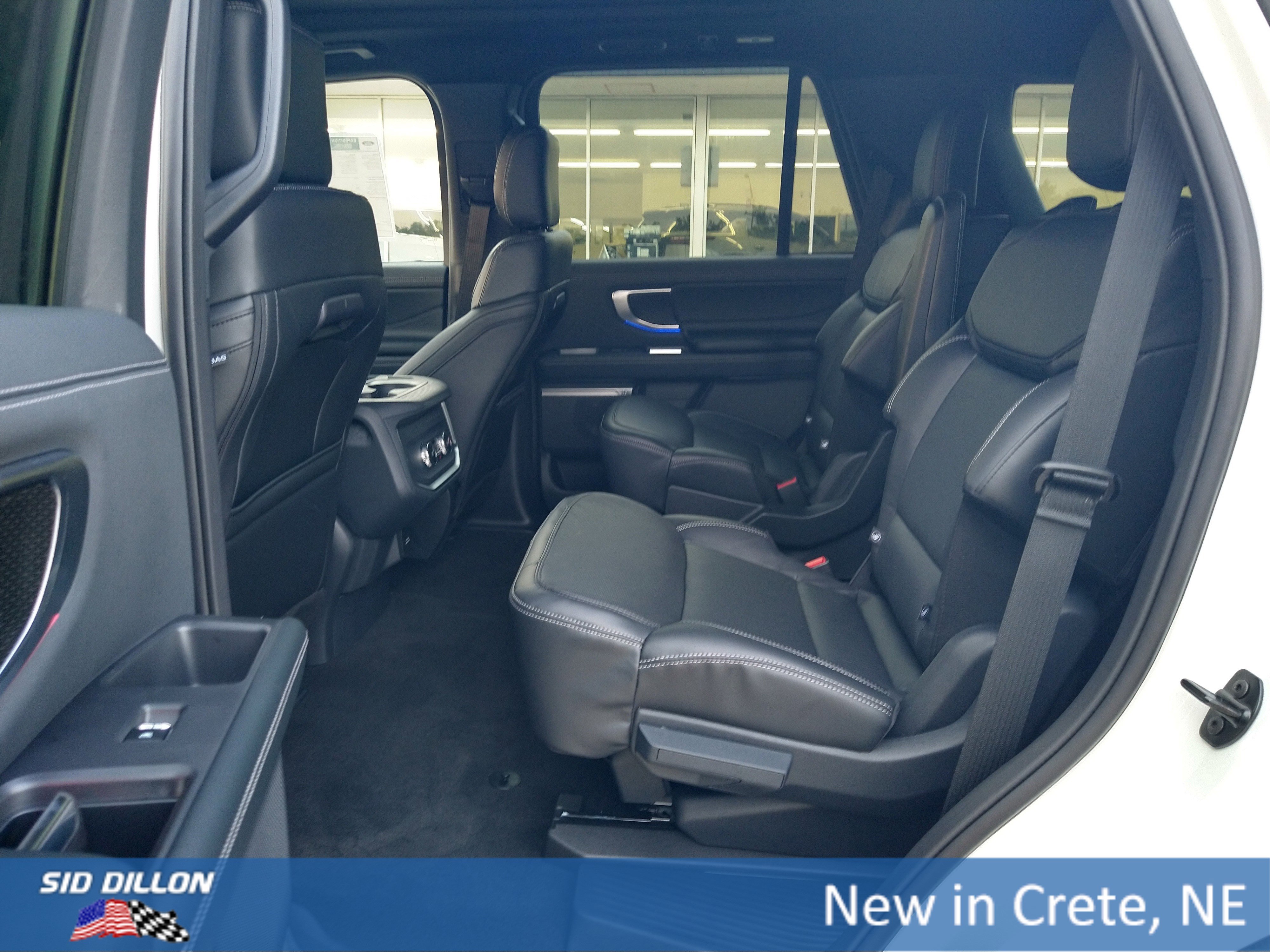 New 2025 Ford Expedition Platinum image 5