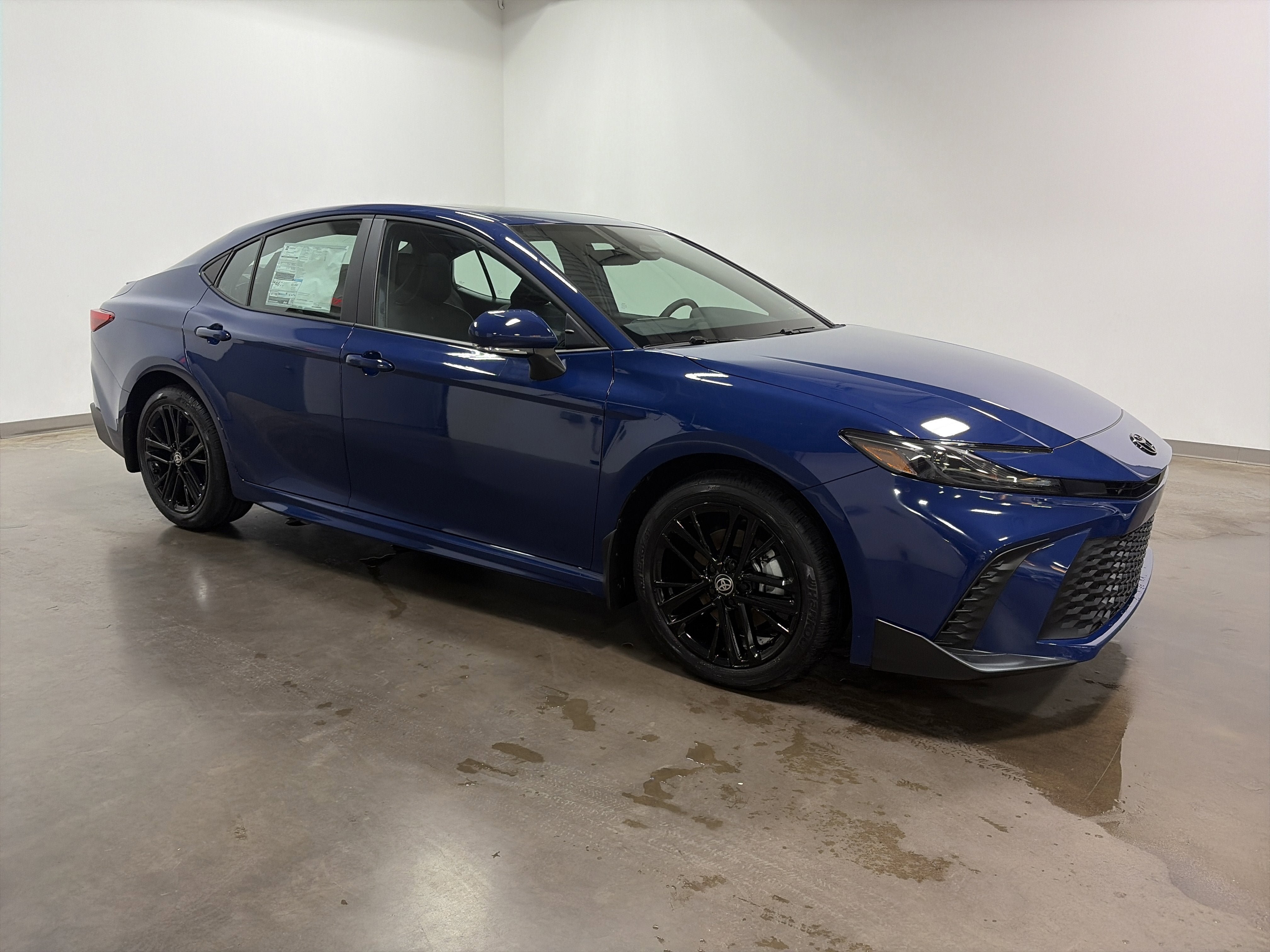 New 2026 Toyota Camry SE AWD/4WD image 2