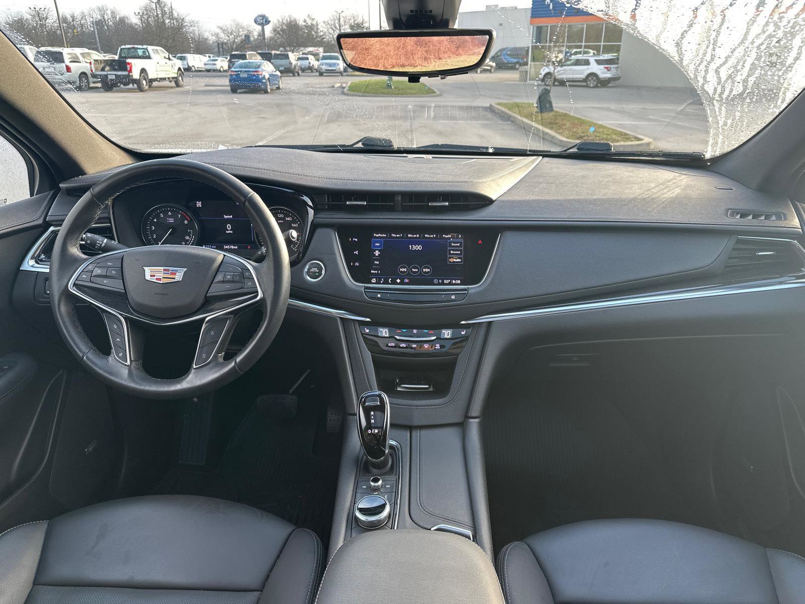 Used 2022 Cadillac XT5 Premium Luxury w/ Technology Package image 2