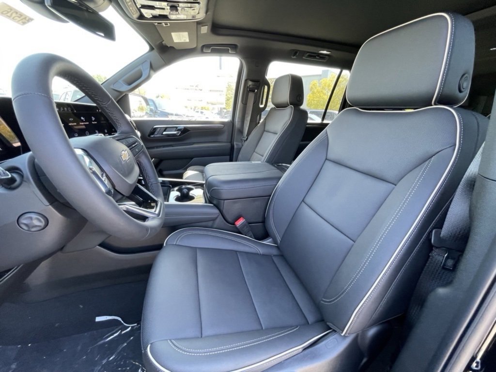 New 2026 Chevrolet Suburban Premier w/ Sun And Tow Package image 24
