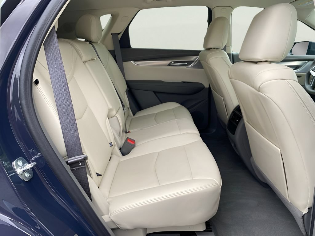 Certified 2025 Cadillac XT5 Premium Luxury AWD/4WD image 16