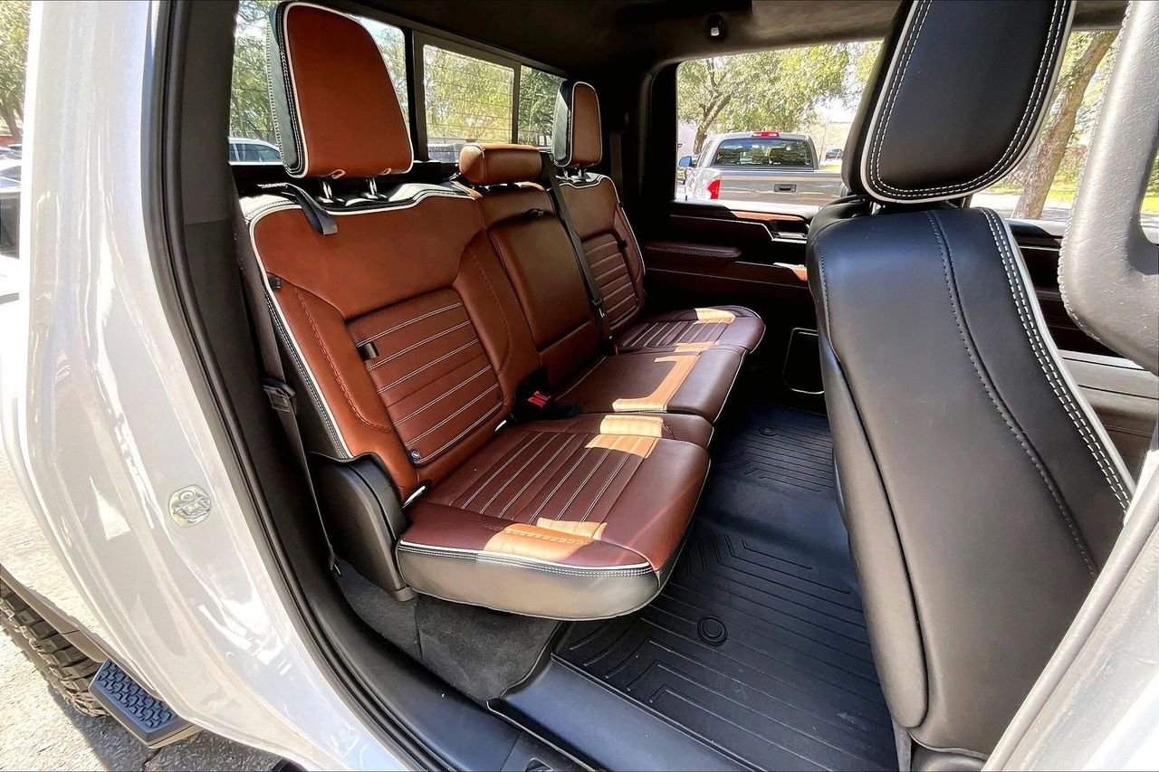 Used 2024 GMC Sierra 2500 Denali Ultimate image 22