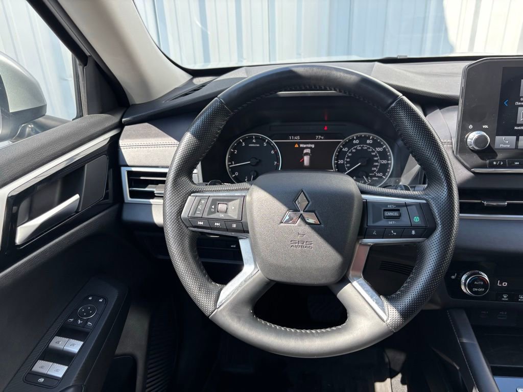Used 2024 Mitsubishi Outlander SE image 25