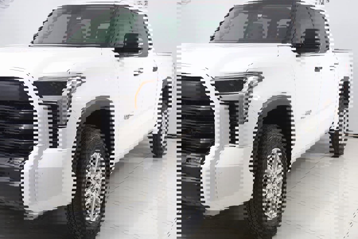 Used 2024 Toyota Tundra SR5 w/ SR5 Convenience Package AWD/4WD image 51