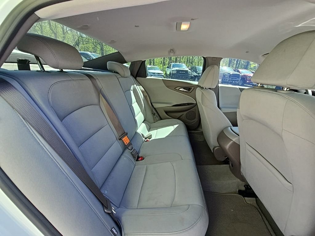 Used 2024 Chevrolet Malibu LS FWD image 17