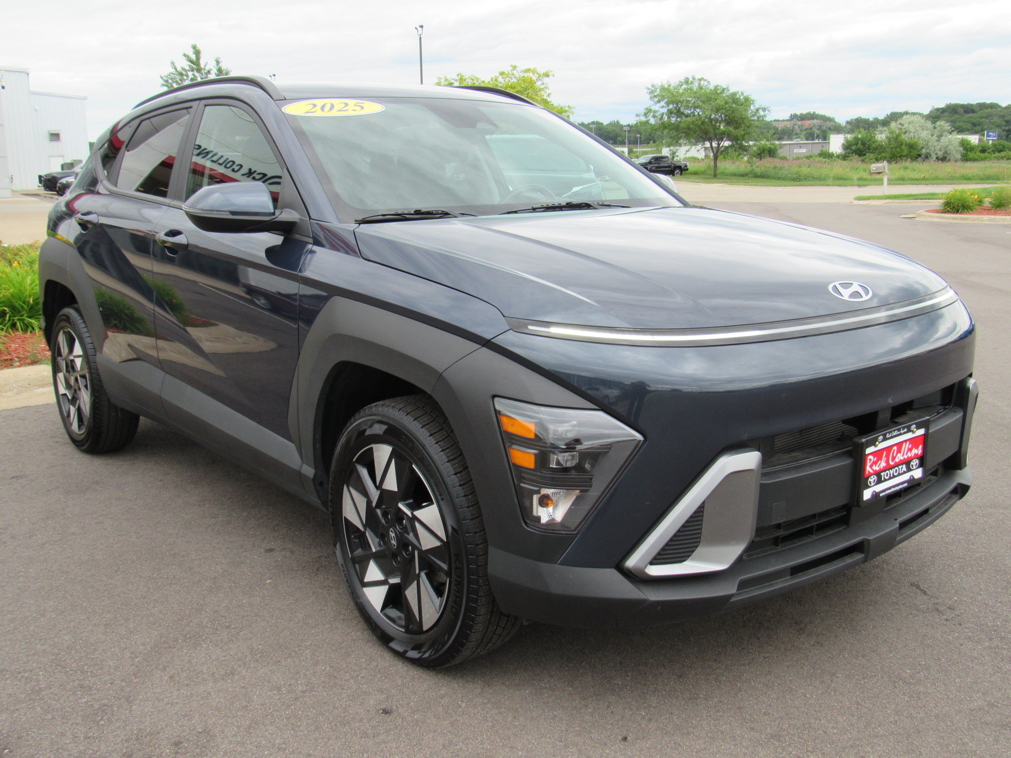 Used 2025 Hyundai Kona SEL AWD/4WD image 4