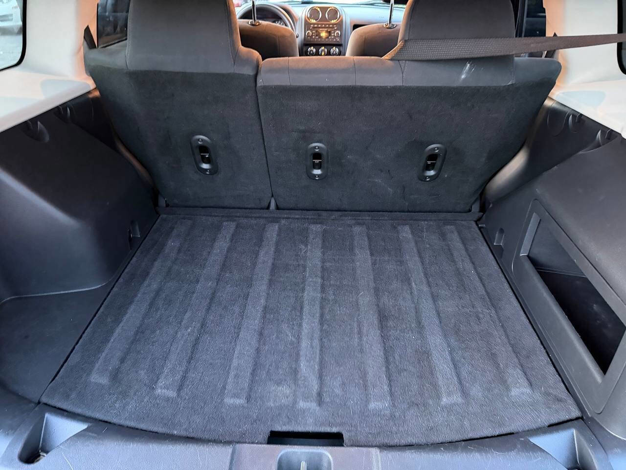Used 2012 Jeep Patriot Latitude FWD image 29