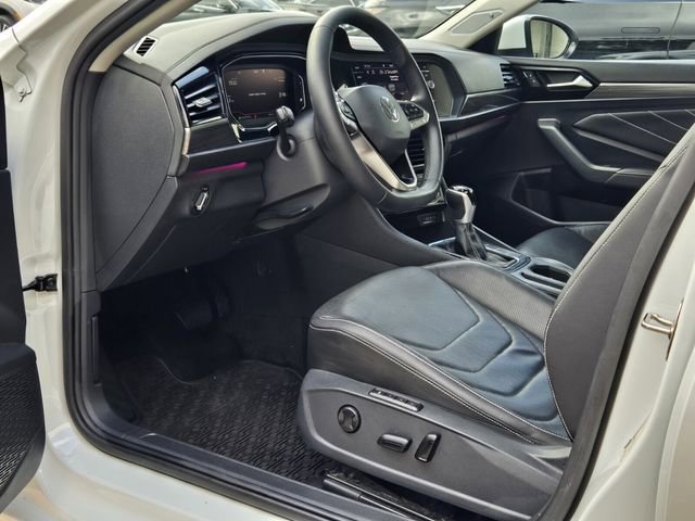 Certified 2022 Volkswagen Jetta SEL FWD image 13