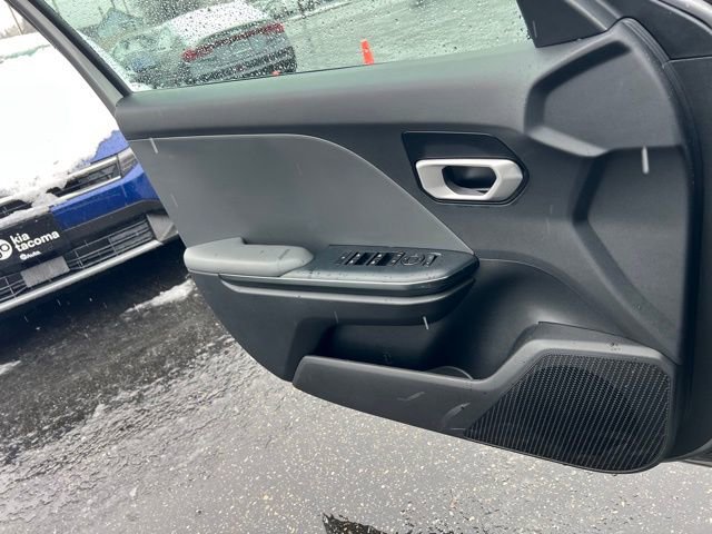 Certified 2025 Kia K4 LXS FWD image 17