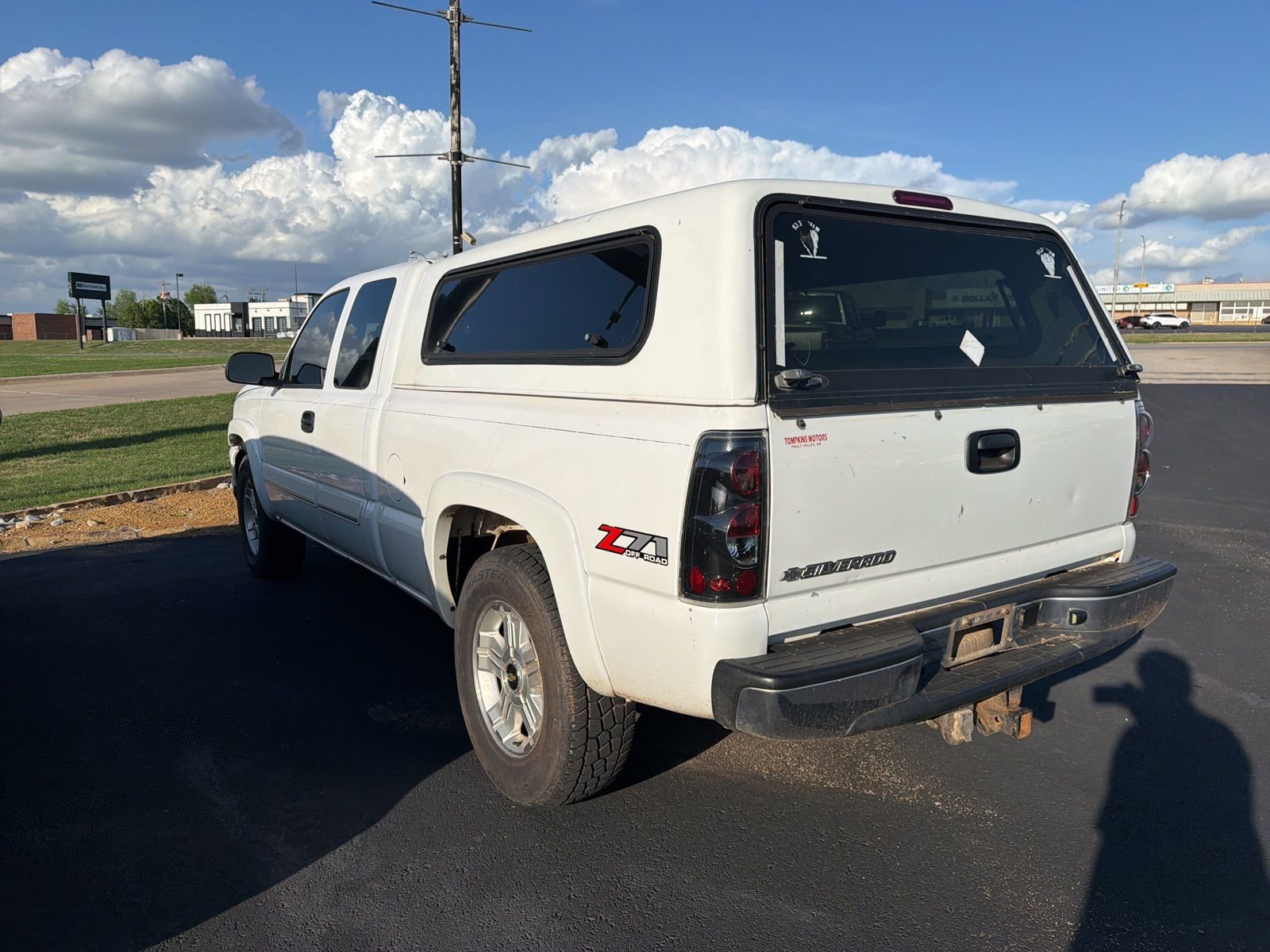 Used 2006 Chevrolet Silverado 1500 LT w/ Onstar Plus Package AWD/4WD image 3
