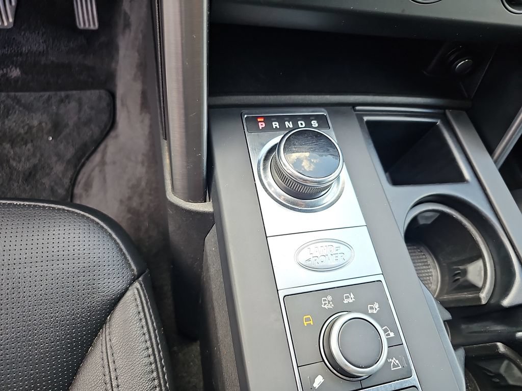 Used 2020 Land Rover Discovery Landmark AWD/4WD image 19