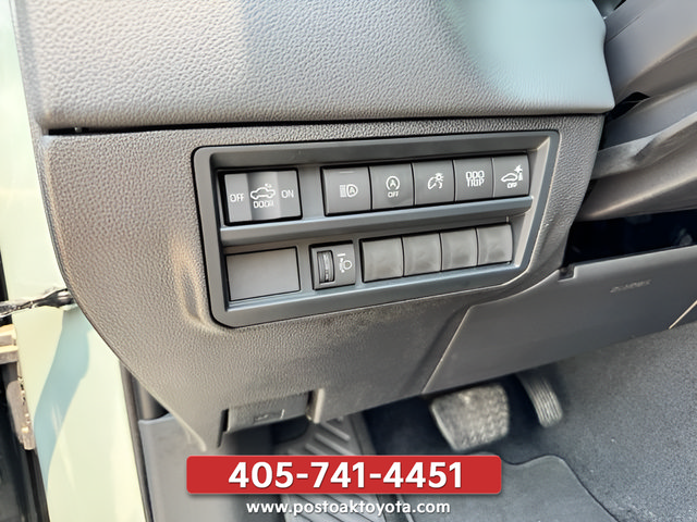 Used 2026 Toyota Tundra Limited AWD/4WD image 21