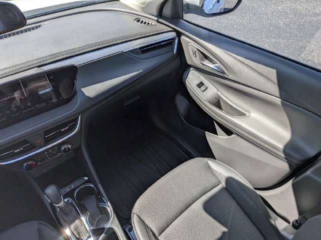Used 2024 Buick Encore GX Preferred w/ Comfort Package FWD image 18
