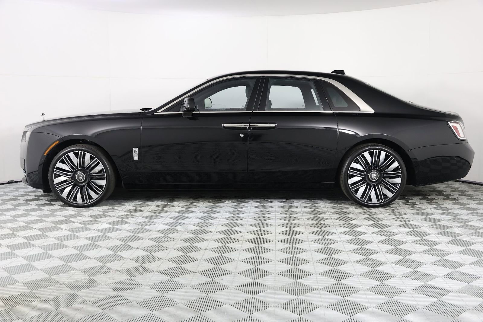 New 2026 Rolls-Royce Ghost AWD/4WD image 2