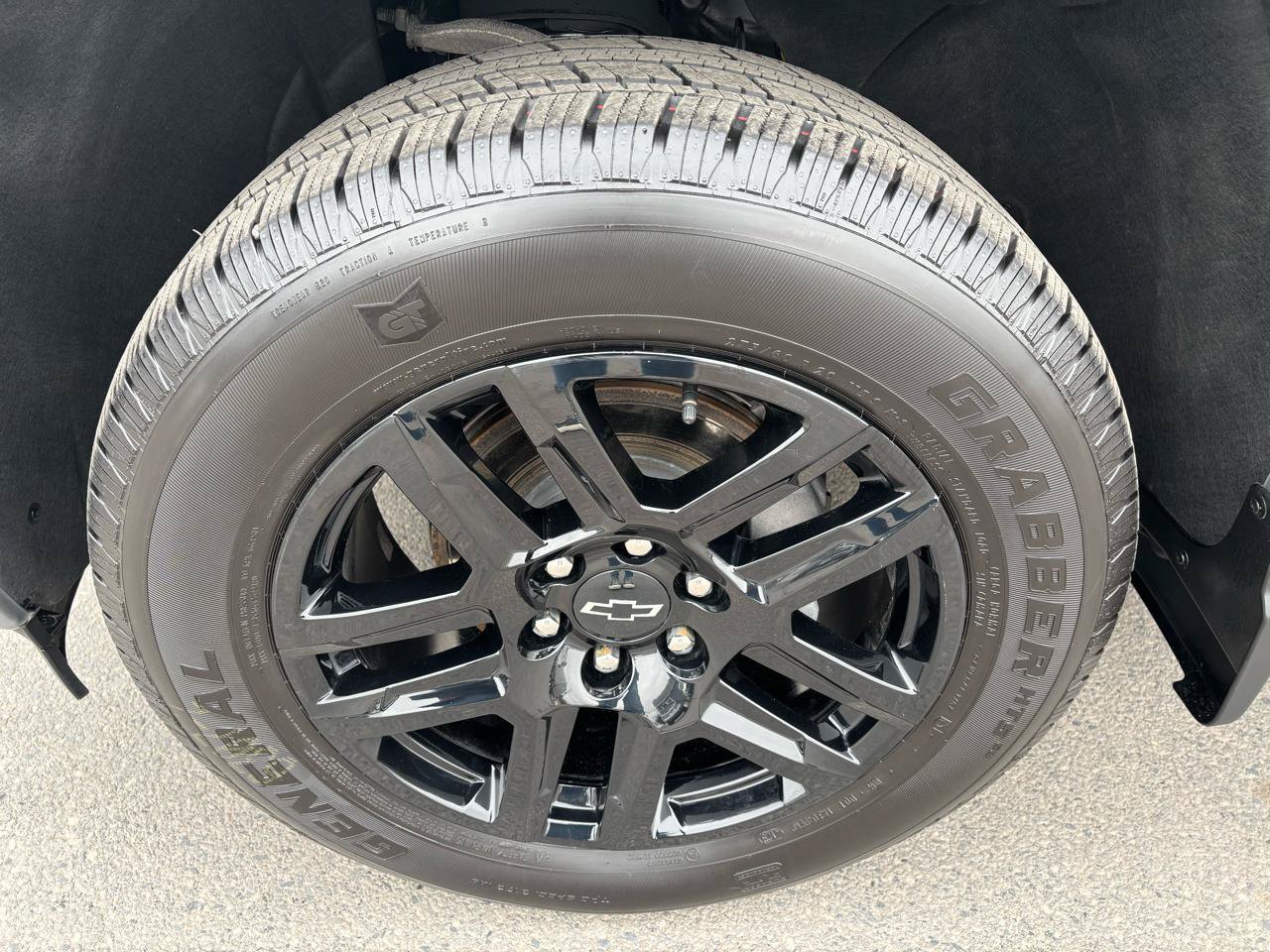 Used 2025 Chevrolet Silverado 1500 RST w/ Convenience Package II AWD/4WD image 9