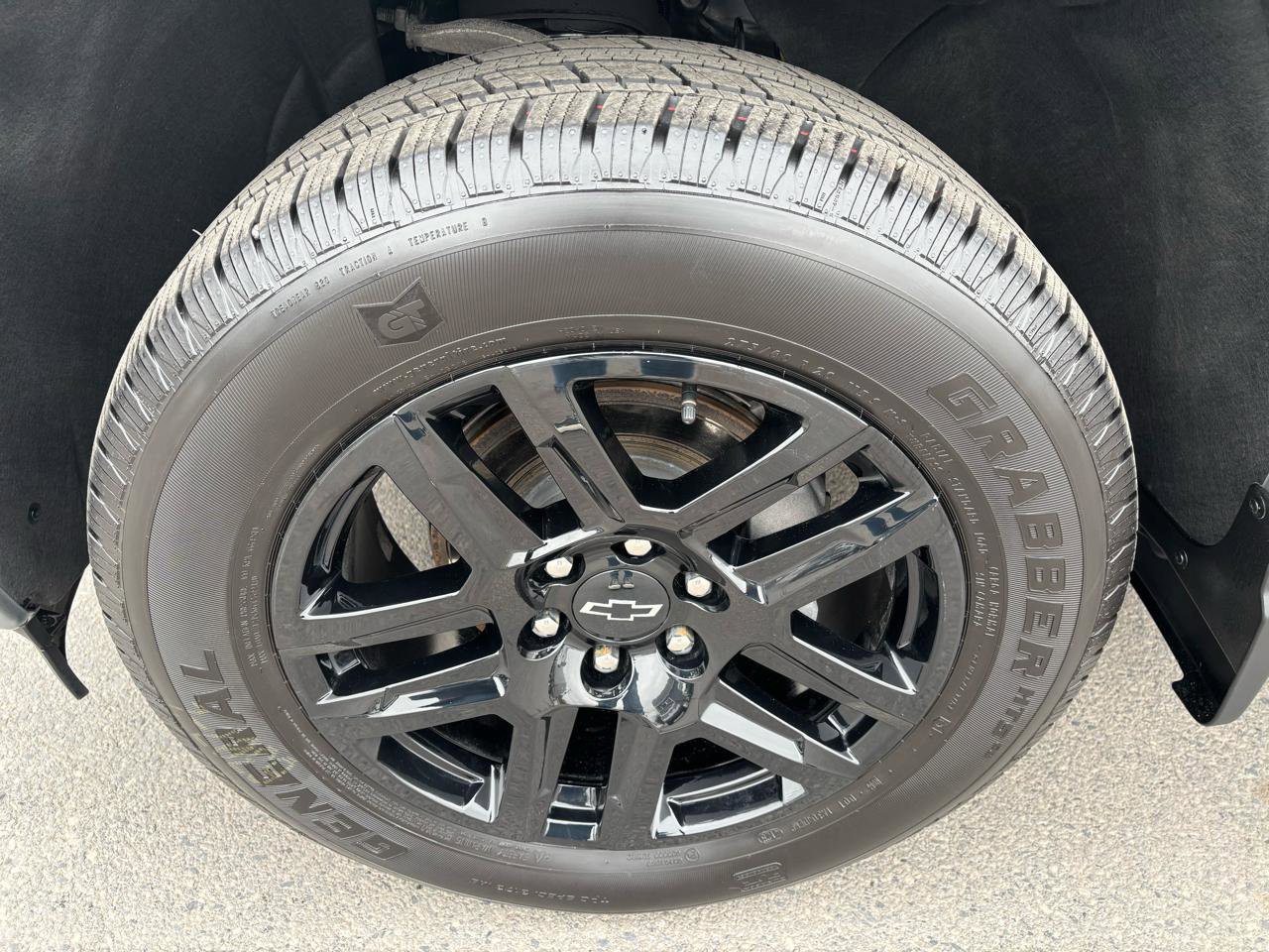 Used 2025 Chevrolet Silverado 1500 RST w/ Convenience Package II image 9