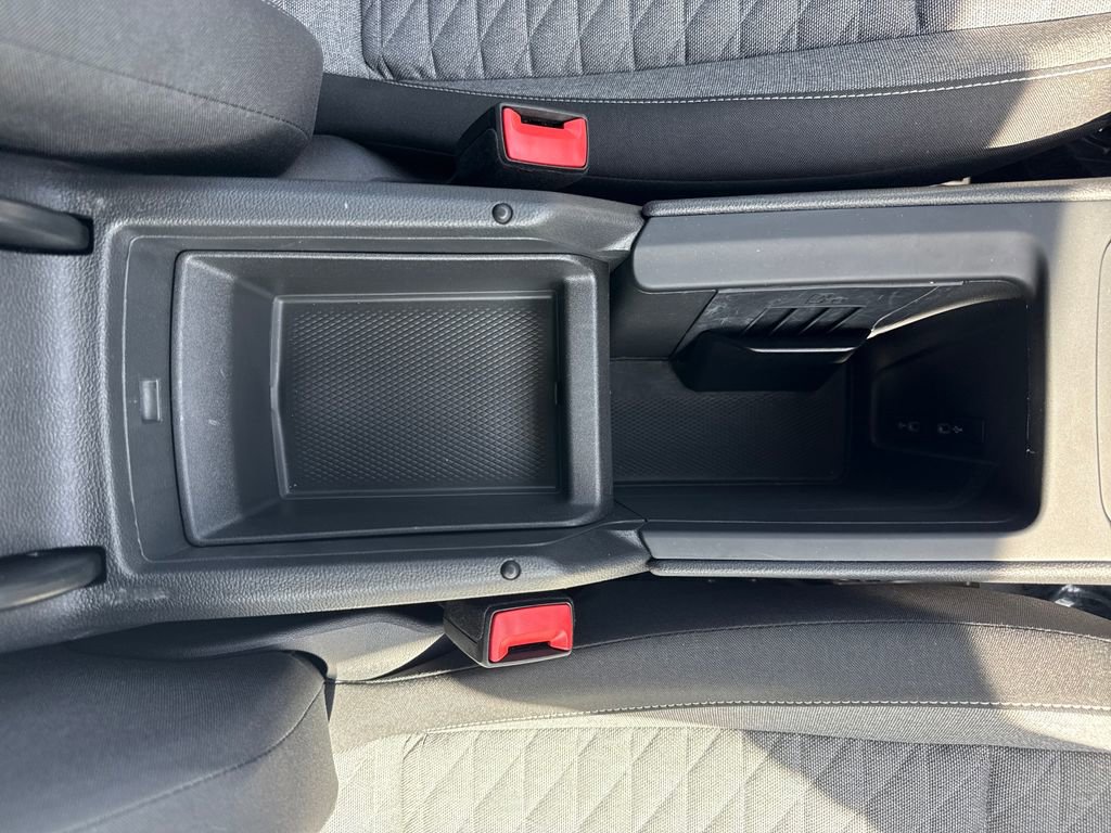 Used 2025 Volkswagen Tiguan S image 29