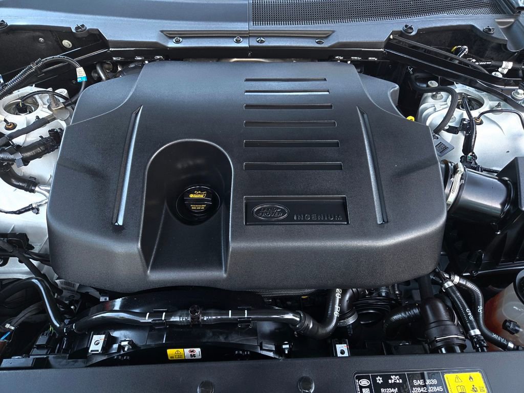 Used 2023 Land Rover Defender 90 X-Dynamic SE image 38