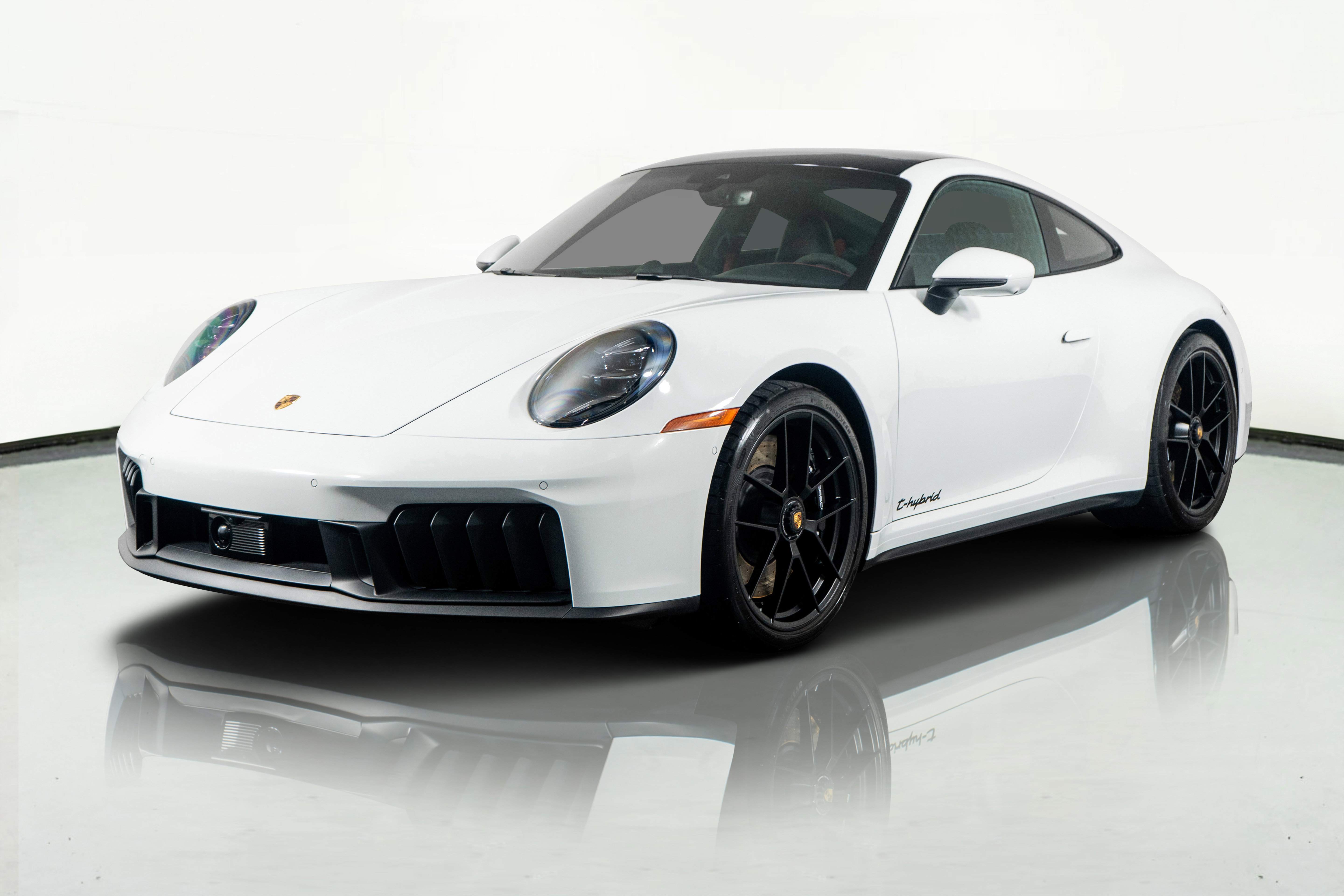 Used 2025 Porsche 911 Carrera 4 GTS AWD/4WD image 20