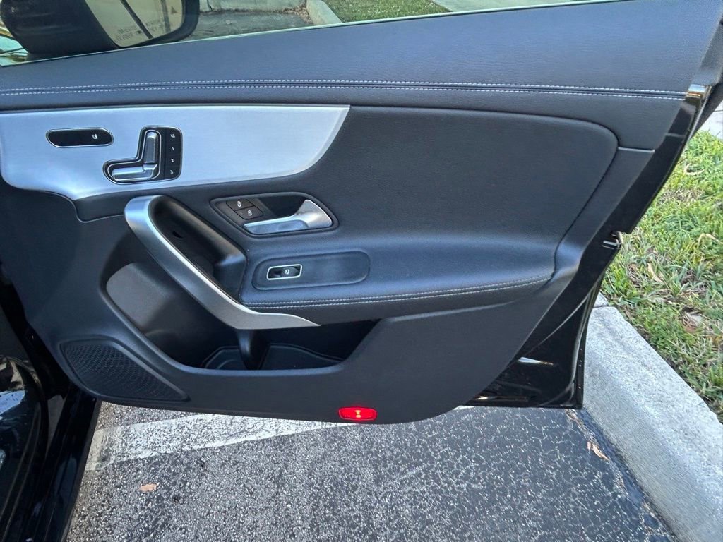 Used 2024 Mercedes-Benz CLA 250 image 29