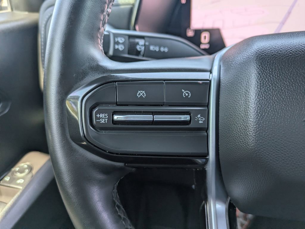 Used 2025 Chevrolet Colorado LT w/ LT Convenience Package RWD image 11