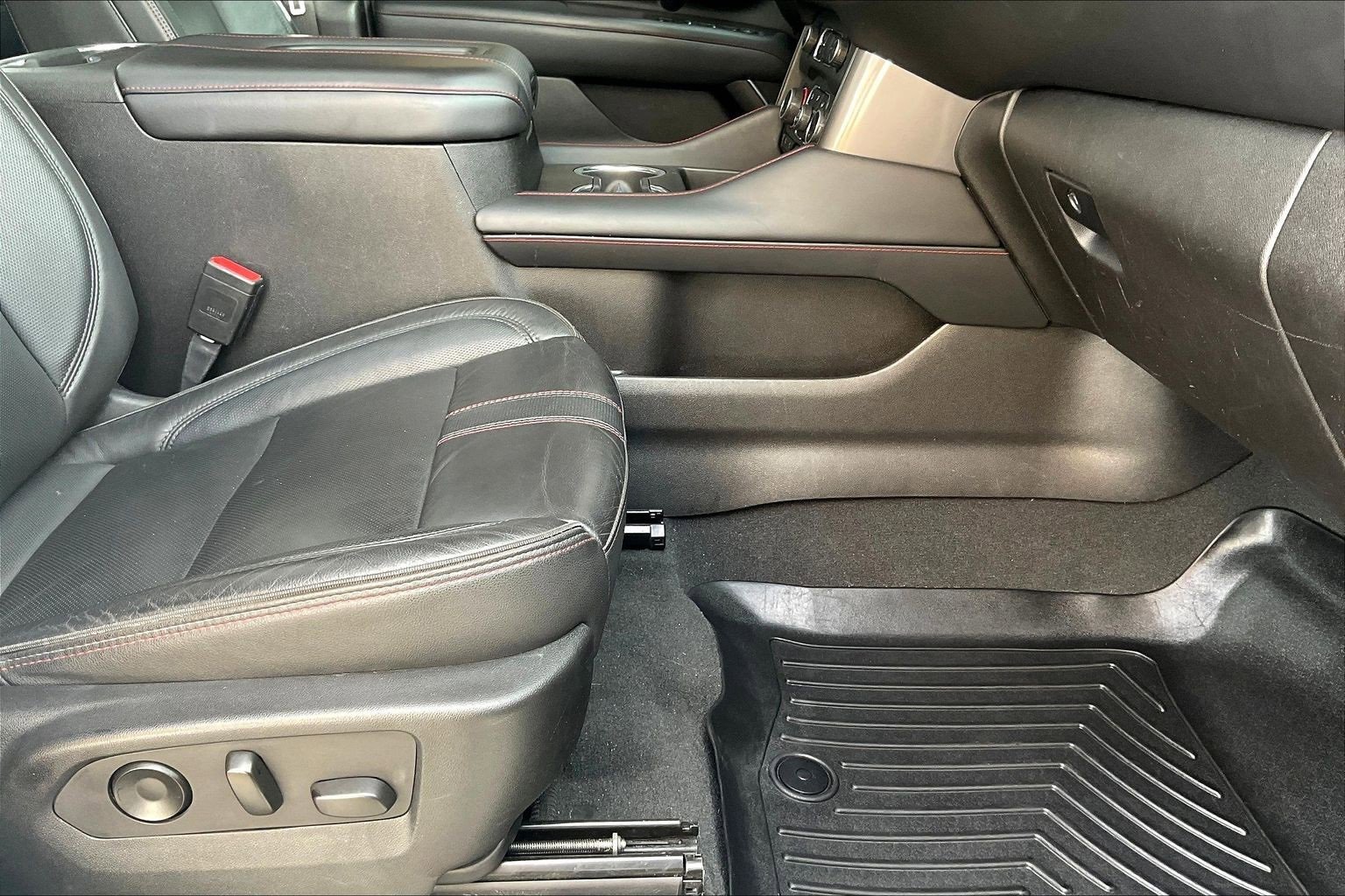 Used 2021 Chevrolet Suburban RST image 22