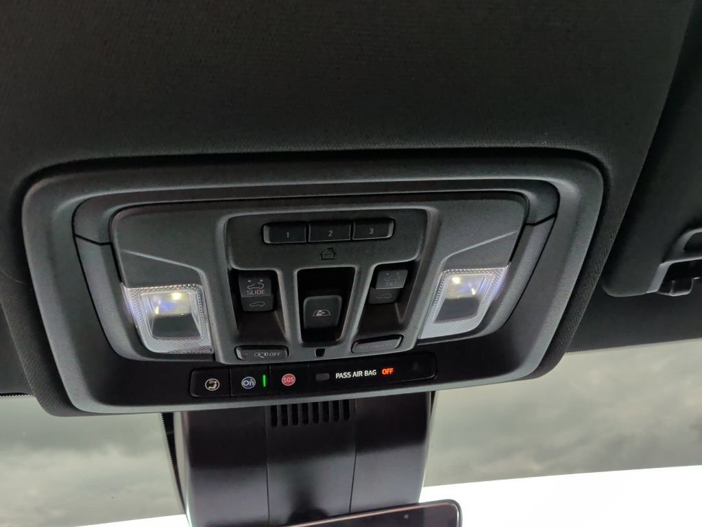 Used 2024 GMC Sierra 1500 AT4 w/ Technology Package AWD/4WD image 23