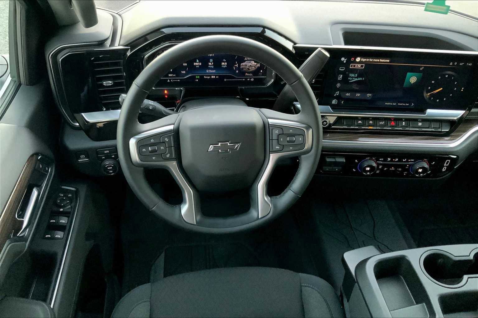 Used 2025 Chevrolet Silverado 1500 RST w/ Protection Package image 5