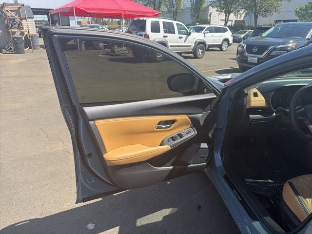 Used 2024 Nissan Sentra SV w/ SV Premium Package FWD image 9