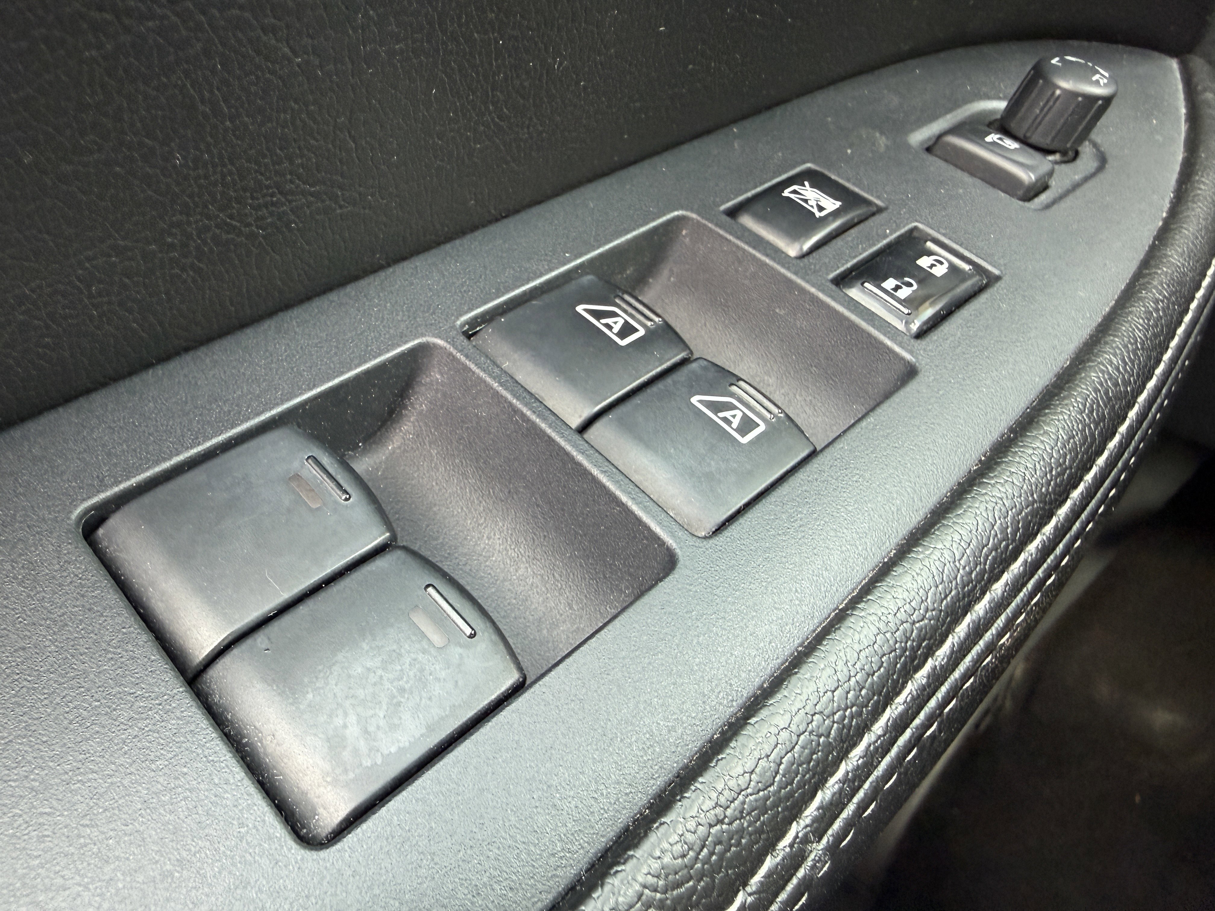 Used 2014 Nissan Armada Platinum w/ 2nd Row Captain Seat Package image 37