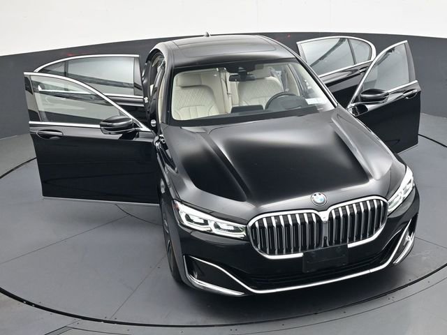Used 2022 BMW 750i xDrive image 39