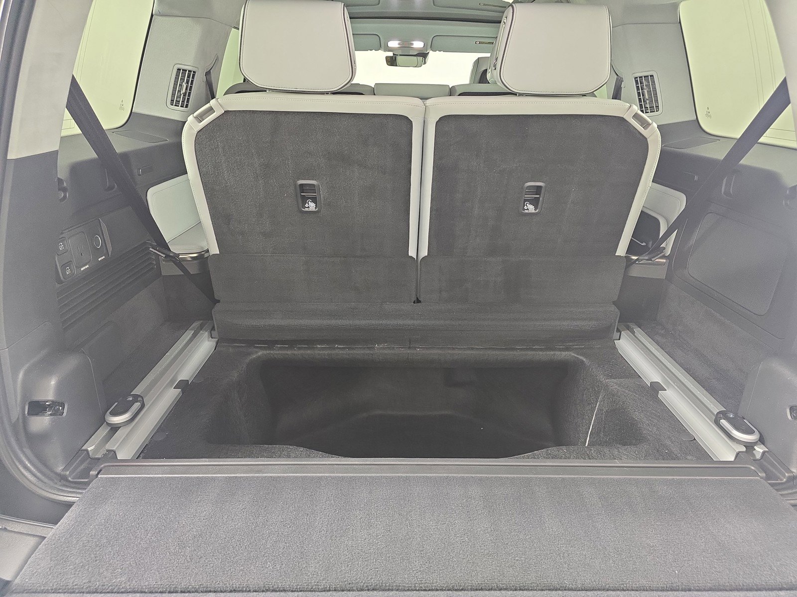 Used 2024 Rivian R1S Adventure AWD/4WD image 26