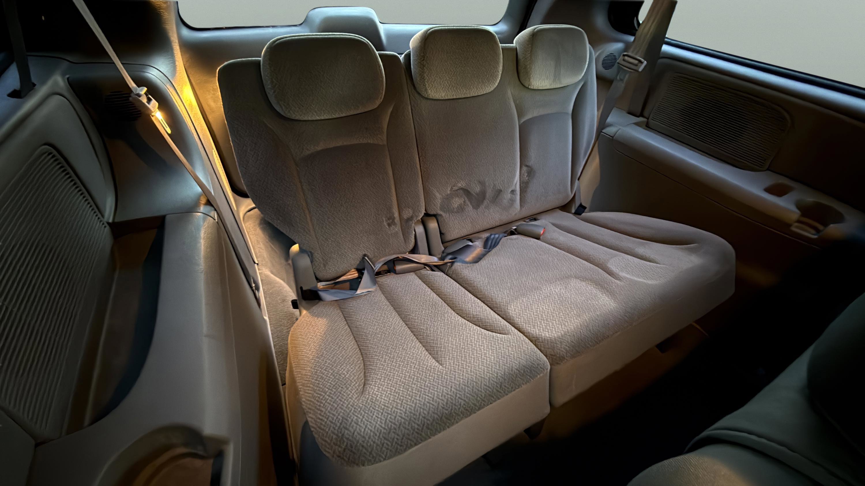 Used 2005 Dodge Grand Caravan SE image 31