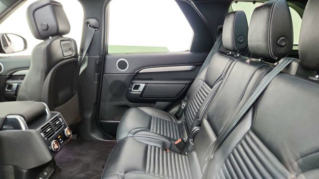 Used 2024 Land Rover Discovery Dynamic SE AWD/4WD image 31