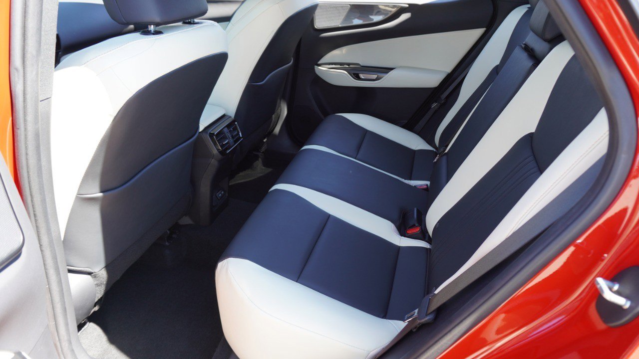 Used 2024 Lexus NX 250 FWD w/ Towing Package (2000 Lbs) image 30