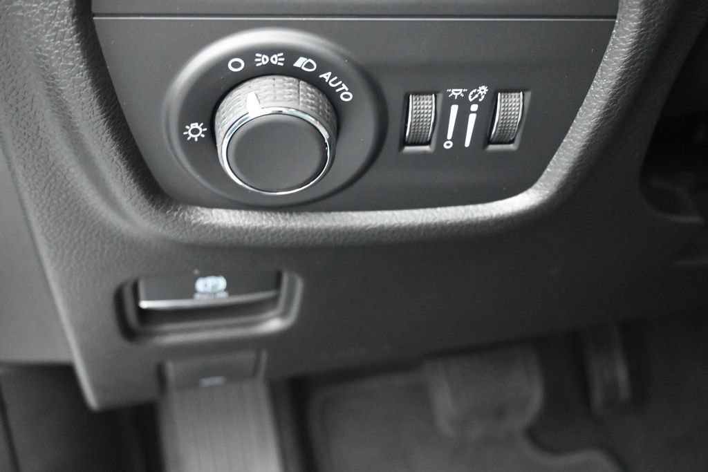 New 2026 Jeep Grand Cherokee L 2WD image 21