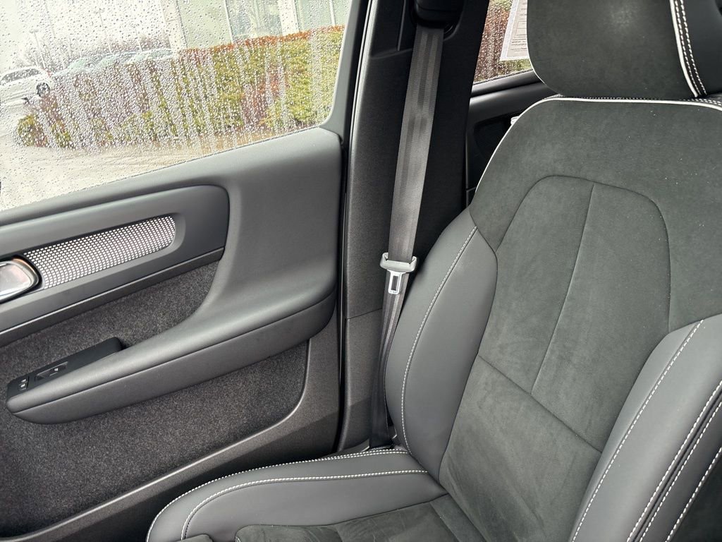 Certified 2023 Volvo XC40 B5 Plus w/ Driver Assist Package image 33