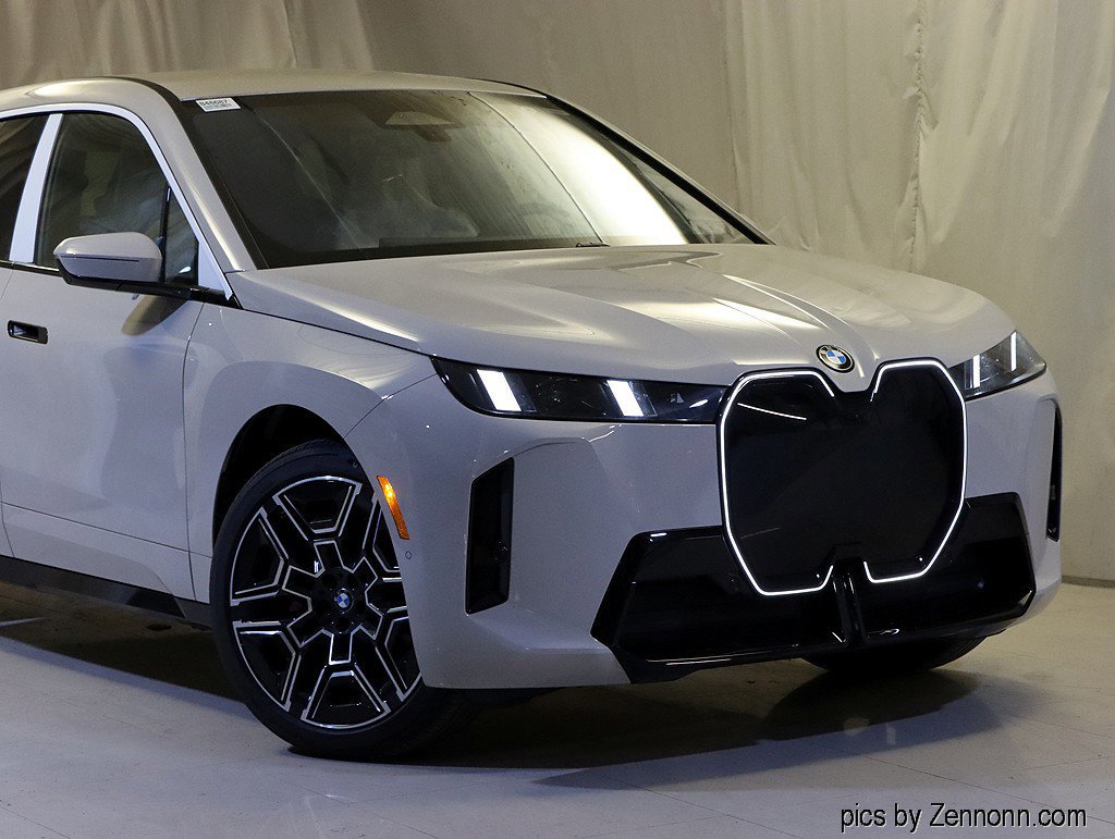 Used 2026 BMW iX xDrive45 image 2